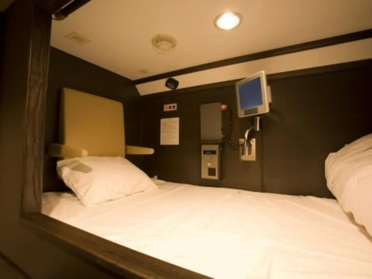 Capsule hotel Capsule Cabin Petit Nagoya - Male Only Hotel